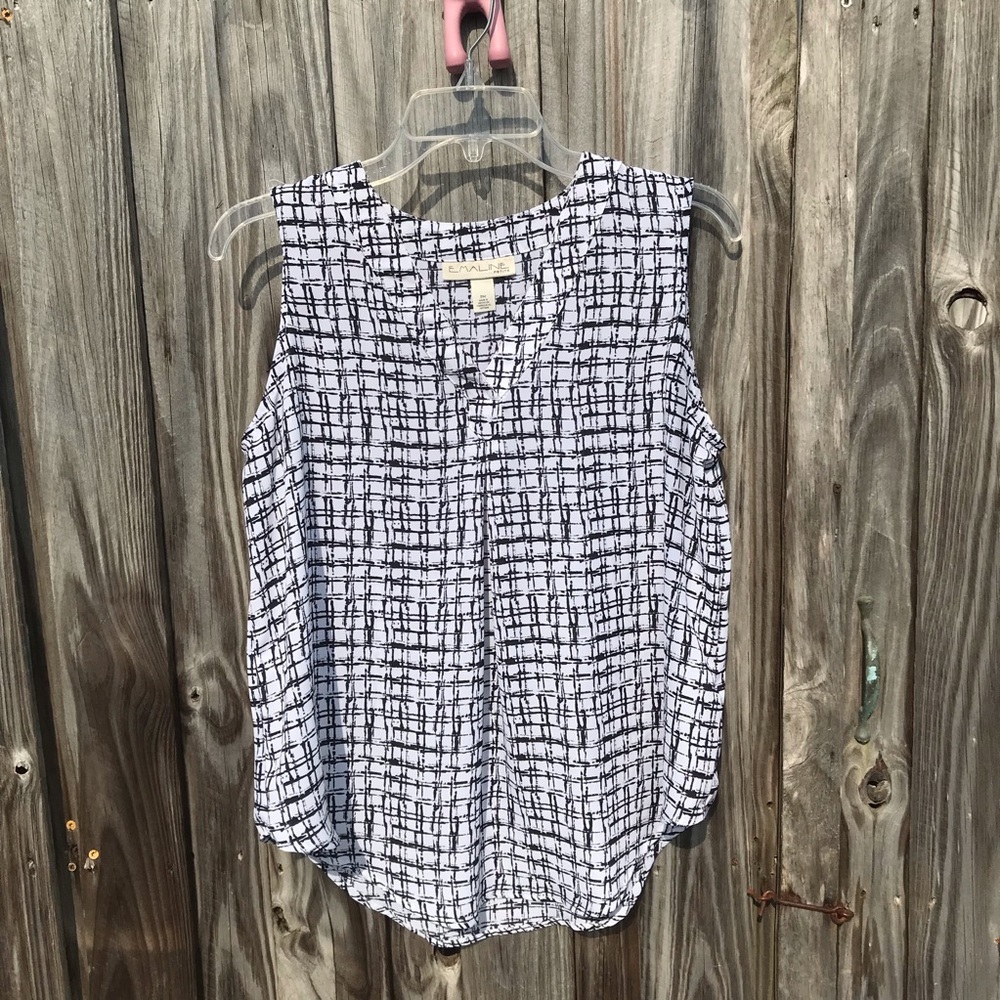 PM worn once muted black checks on white v neck sleeveless